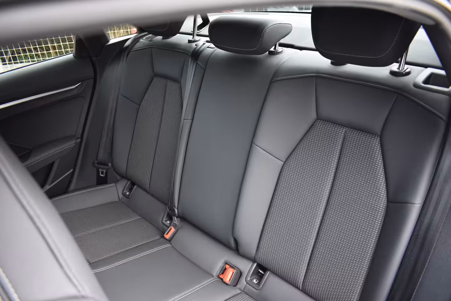 Audi A3 Limousine 30 TFSI 110PK S-tronic S Line edition | STOELVERW. | APP. CONNECT | CRUISE CONTROL | CLIMA