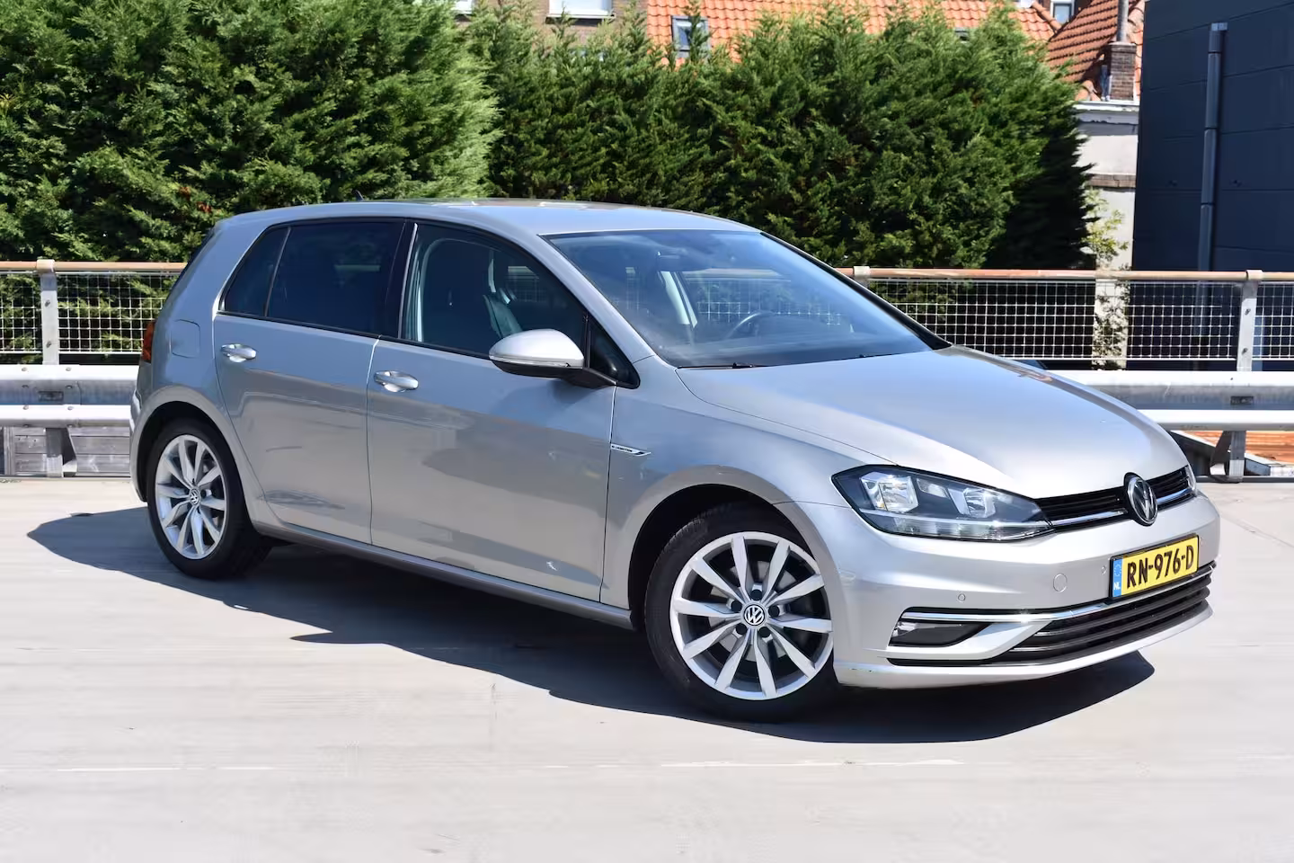 Volkswagen Golf 1.5 TSI 130PK DSG/AUT. Highline | TREKHAAK | CAMERA | NAVIGATIE | APP. CONNECT | ADAPT. CR