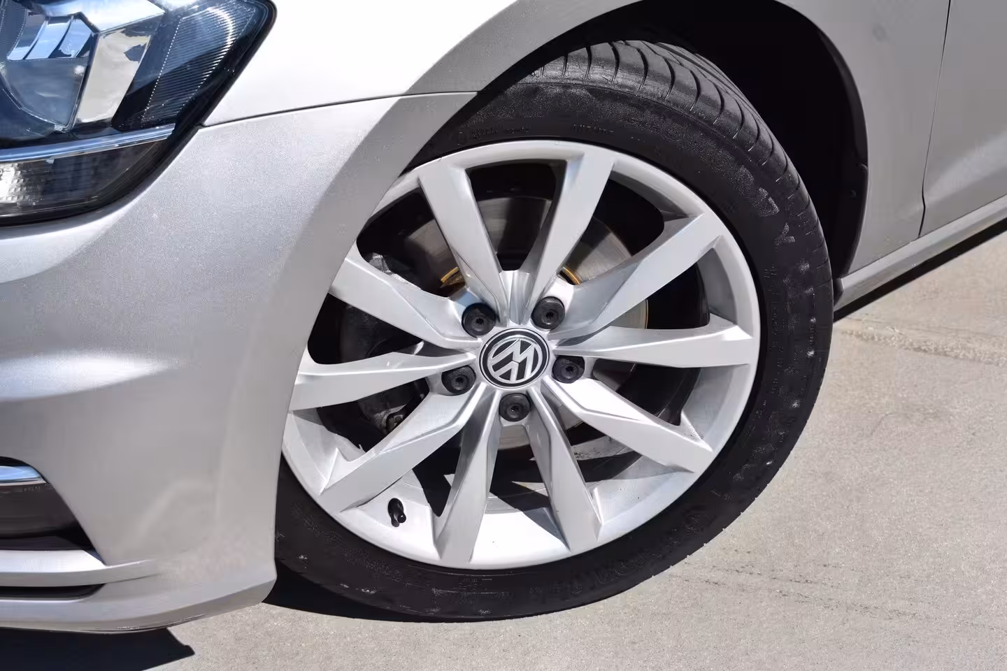 Volkswagen Golf 1.5 TSI 130PK DSG/AUT. Highline | TREKHAAK | CAMERA | NAVIGATIE | APP. CONNECT | ADAPT. CR