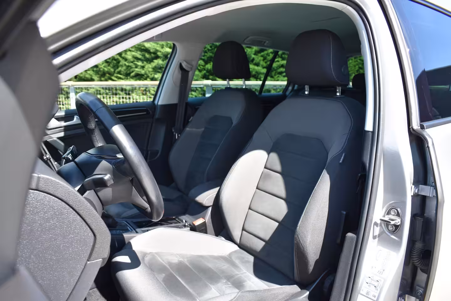 Volkswagen Golf 1.5 TSI 130PK DSG/AUT. Highline | TREKHAAK | CAMERA | NAVIGATIE | APP. CONNECT | ADAPT. CR