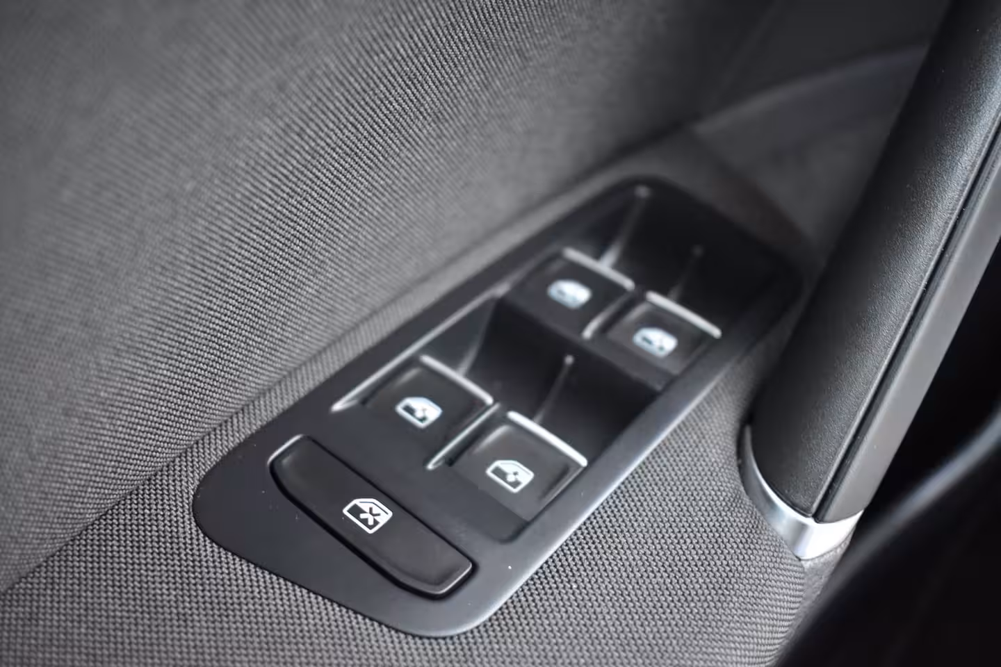 Volkswagen Golf 1.5 TSI 130PK DSG/AUT. Highline | TREKHAAK | CAMERA | NAVIGATIE | APP. CONNECT | ADAPT. CR