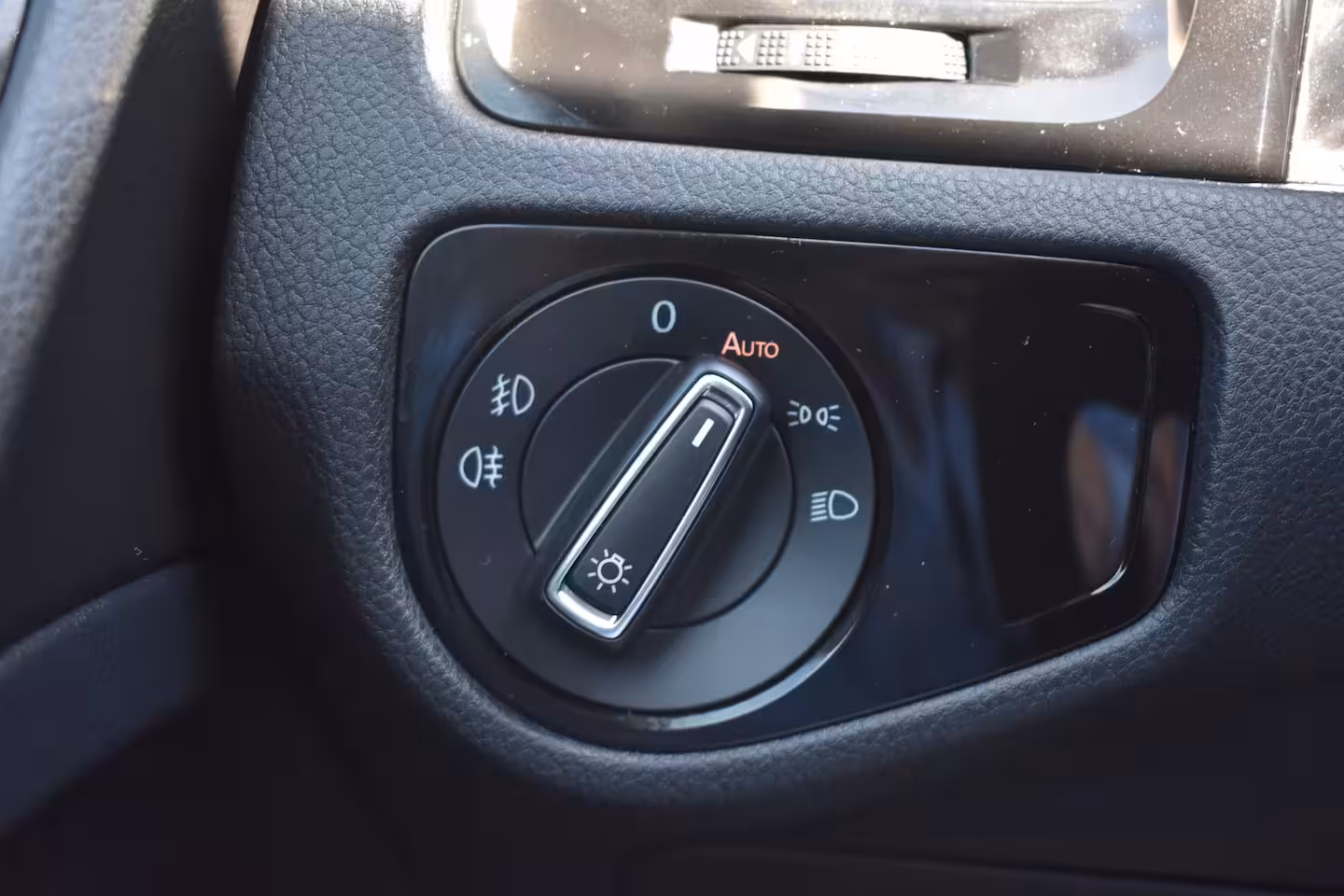 Volkswagen Golf 1.5 TSI 130PK DSG/AUT. Highline | TREKHAAK | CAMERA | NAVIGATIE | APP. CONNECT | ADAPT. CR