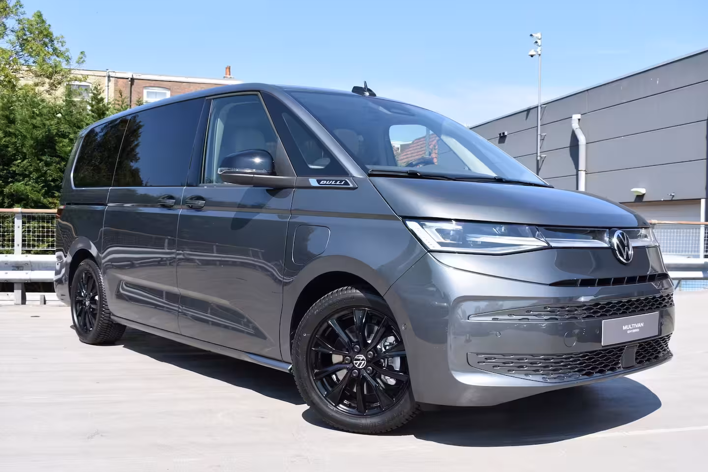 Volkswagen Multivan Bulli eHybrid lang 4MOTION | Verlaagd dynamisch onderstel | 'App-Connect' draadloze smartp