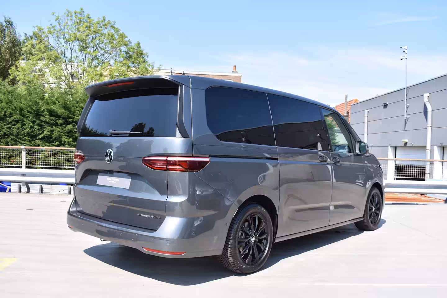 Volkswagen Multivan Bulli eHybrid lang 4MOTION | Verlaagd dynamisch onderstel | 'App-Connect' draadloze smartp