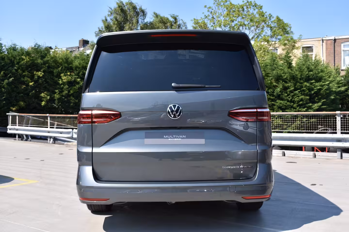 Volkswagen Multivan Bulli eHybrid lang 4MOTION | Verlaagd dynamisch onderstel | 'App-Connect' draadloze smartp