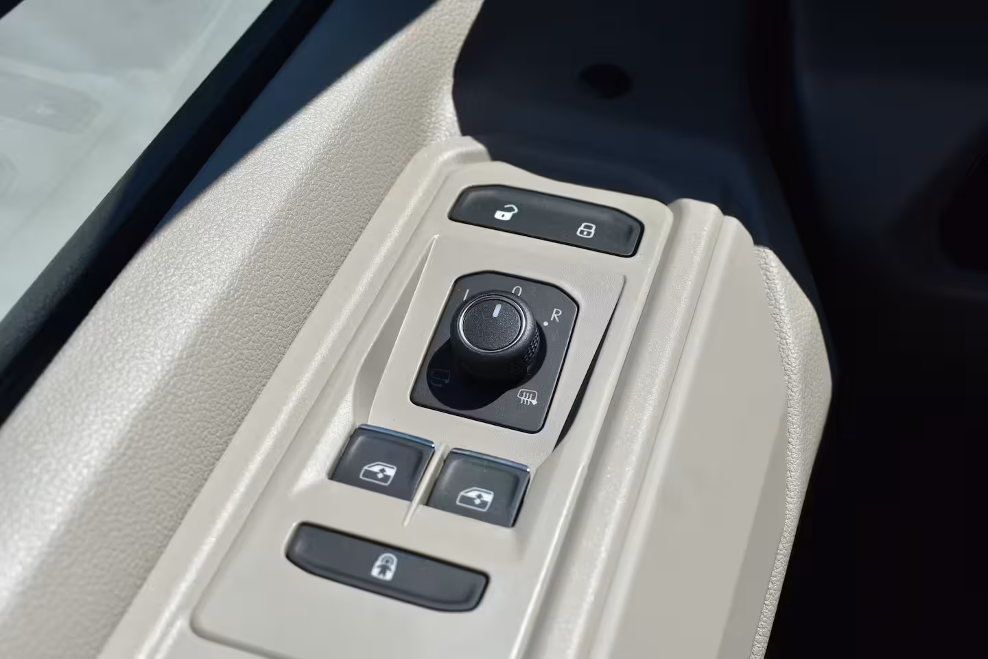 Volkswagen Multivan Bulli eHybrid lang 4MOTION | Verlaagd dynamisch onderstel | 'App-Connect' draadloze smartp