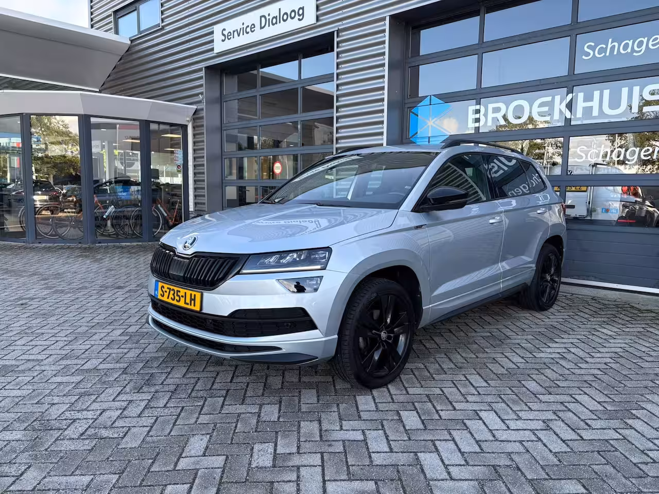 Skoda Karoq 1.5 TSI 150 pk ACT Sportline Business | Achteruitrijcamera | Stoel\stuur verwarming | Appl