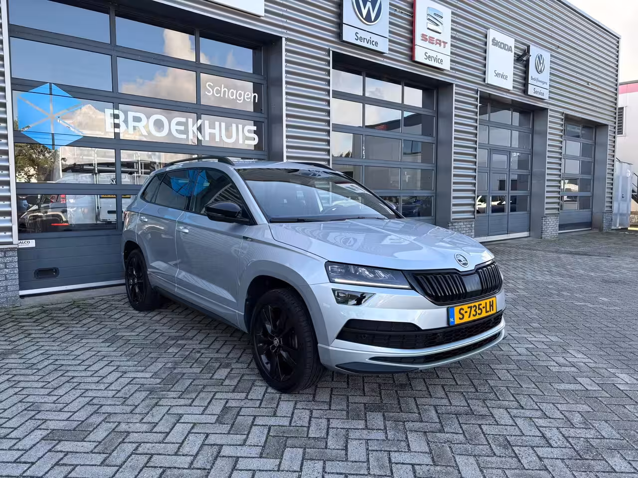 Skoda Karoq 1.5 TSI 150 pk ACT Sportline Business | Achteruitrijcamera | Stoel\stuur verwarming | Appl
