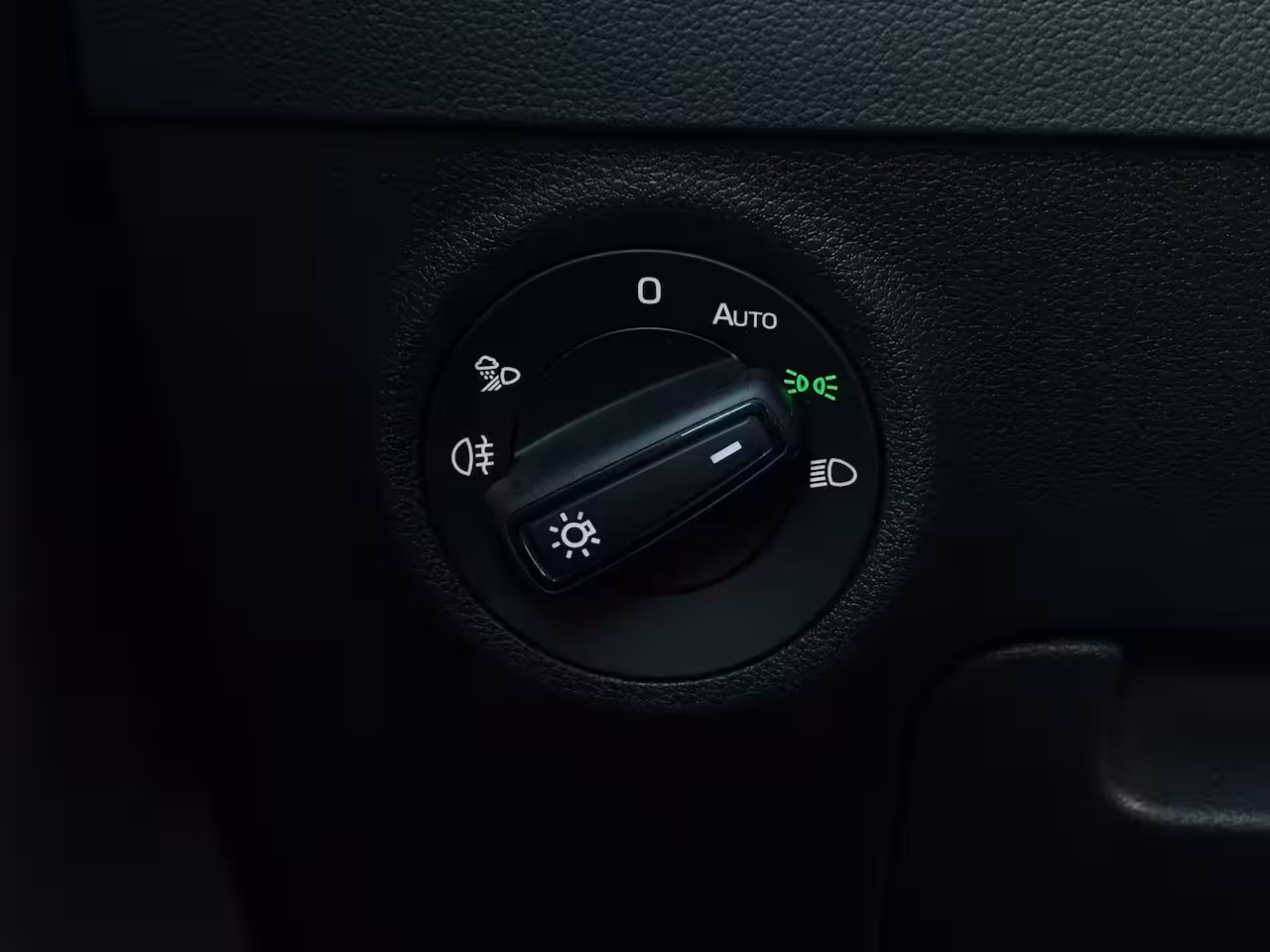 Skoda Karoq 1.5 TSI 150 pk ACT Sportline Business | Achteruitrijcamera | Stoel\stuur verwarming | Appl