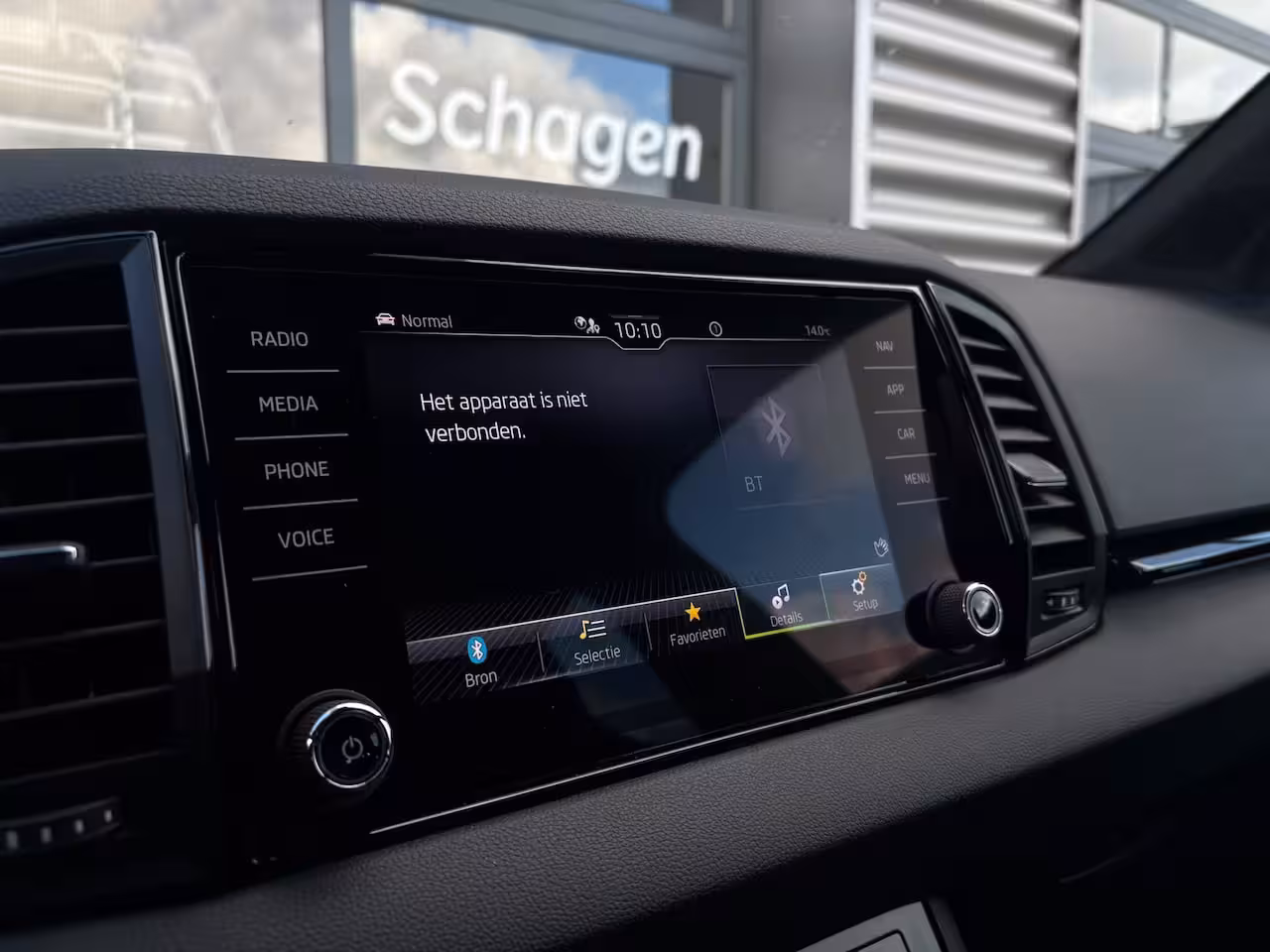 Skoda Karoq 1.5 TSI 150 pk ACT Sportline Business | Achteruitrijcamera | Stoel\stuur verwarming | Appl