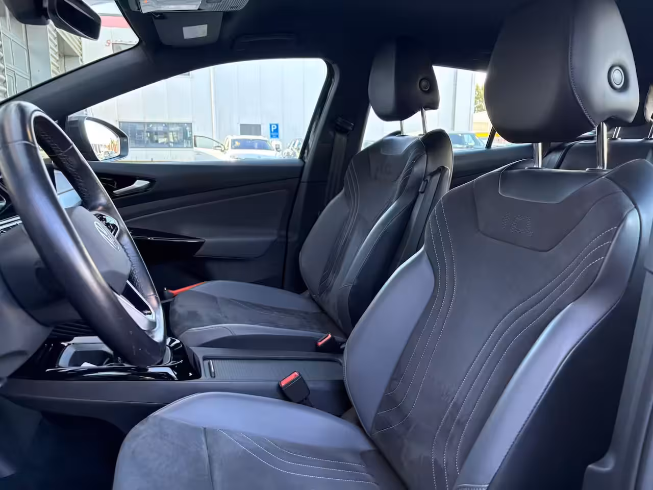 Volkswagen ID.5 Pro 77 kWh 175 pk | SoH 95, 78% | Wegklapbare Trekhaak | Apple Carplay | Cruise control ad