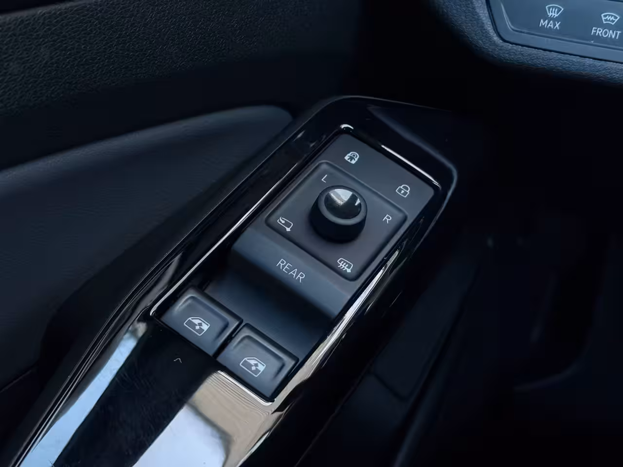 Volkswagen ID.5 Pro 77 kWh 175 pk | SoH 95, 78% | Wegklapbare Trekhaak | Apple Carplay | Cruise control ad