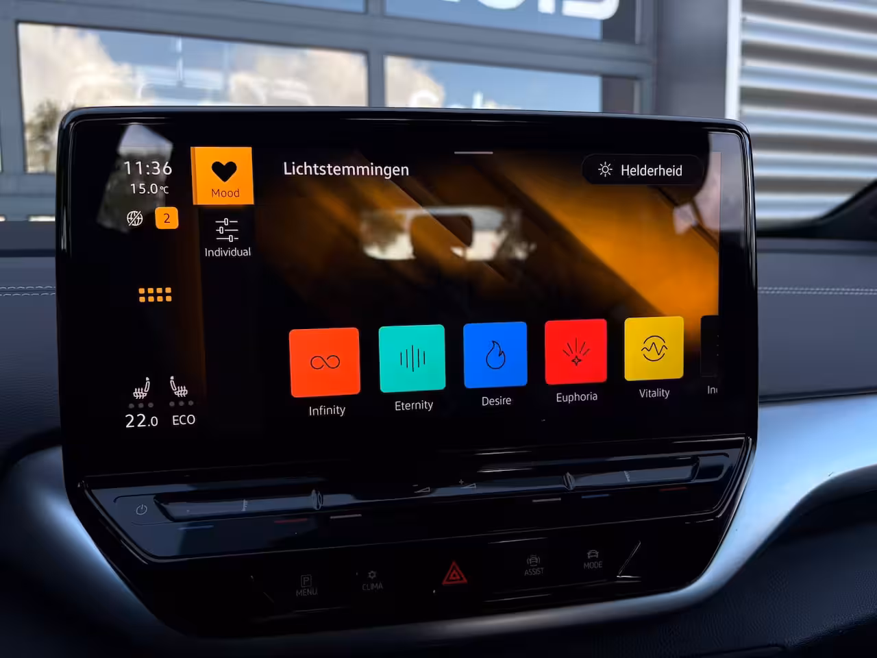 Volkswagen ID.5 Pro 77 kWh 175 pk | SoH 95, 78% | Wegklapbare Trekhaak | Apple Carplay | Cruise control ad