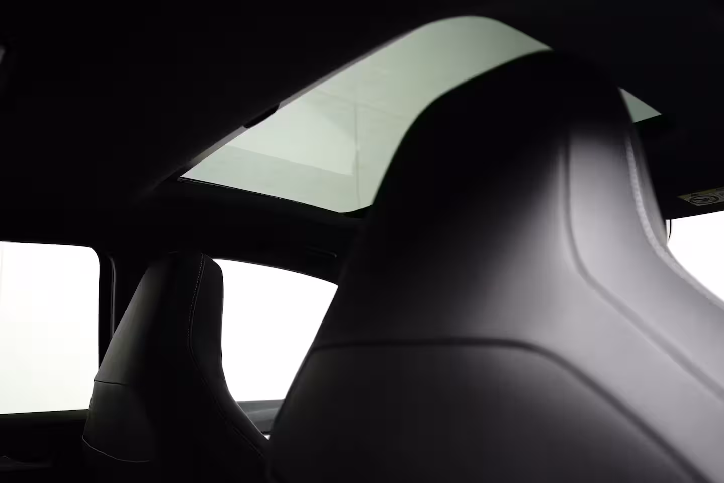Volkswagen Golf 1.5 eTSI 150 pk R-Line | Panoramadak | 360 Camera | Matrix LED |