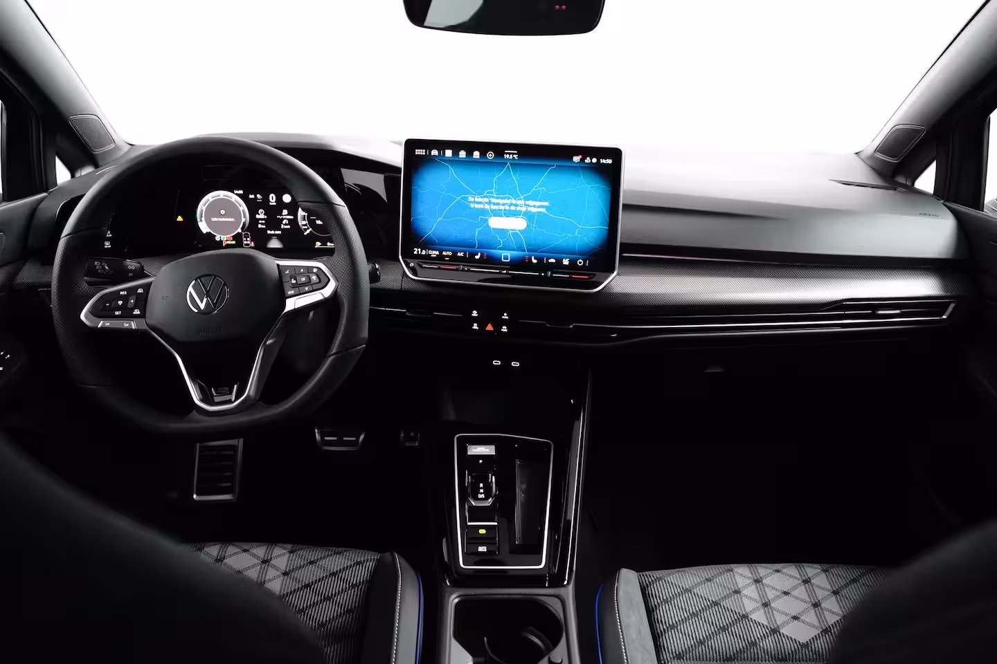 Volkswagen Golf 1.5 eTSI 150 pk R-Line | Panoramadak | 360 Camera | Matrix LED |