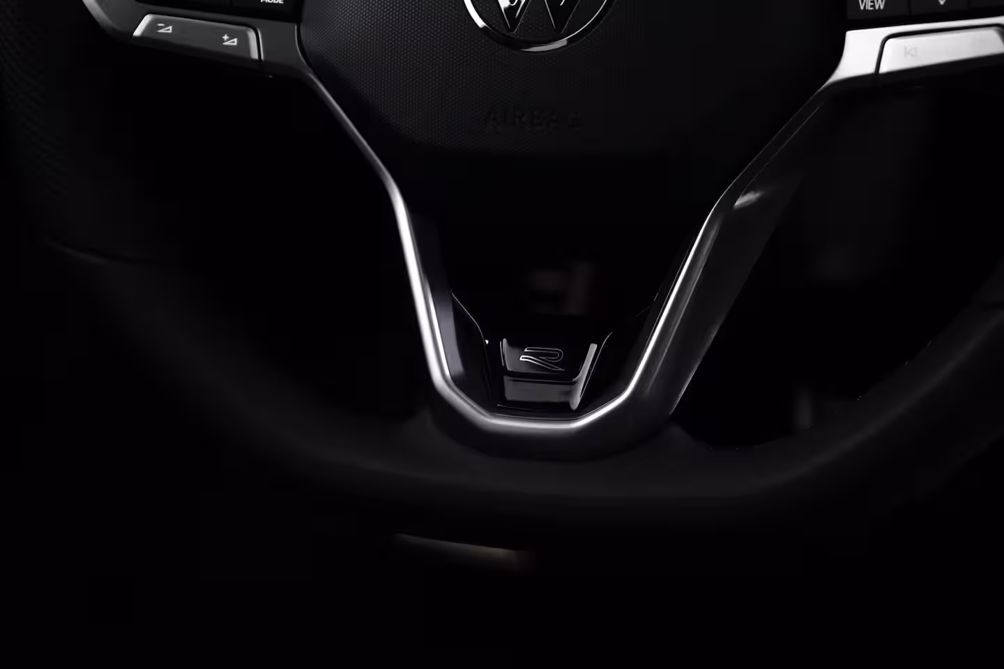 Volkswagen Golf 1.5 eTSI 150 pk R-Line | Panoramadak | 360 Camera | Matrix LED |