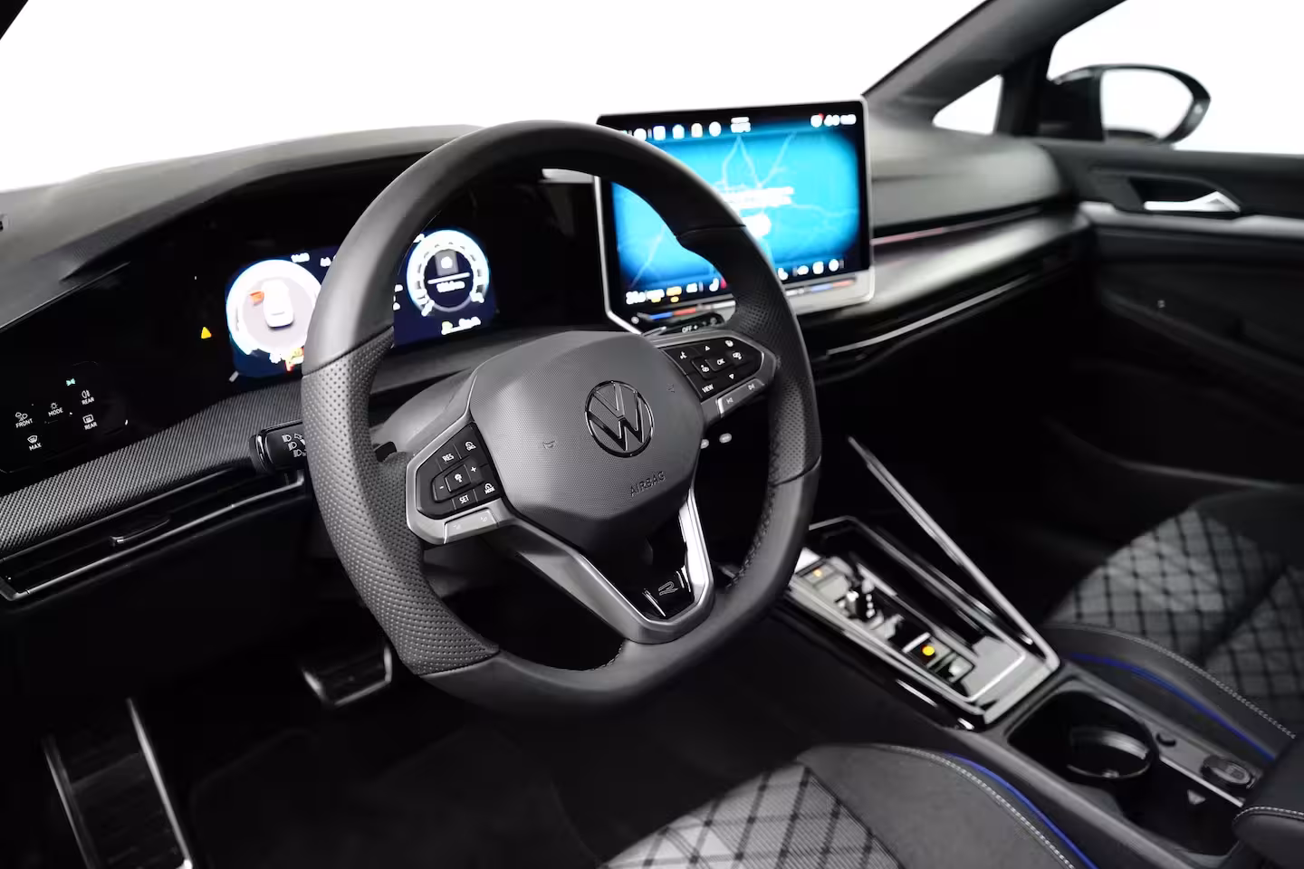 Volkswagen Golf 1.5 eTSI 150 pk R-Line | Panoramadak | 360 Camera | Matrix LED |