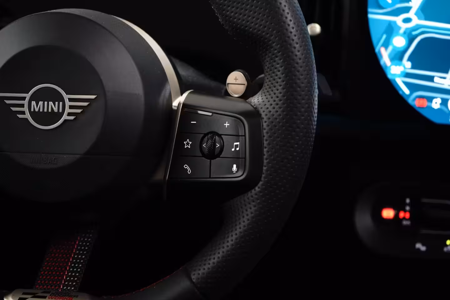 Mini 5-Deurs 2.0 Cooper S John Cooper Works XL 204 pk | Achteruitrijcamera | Panoramadak | Apple Carpla