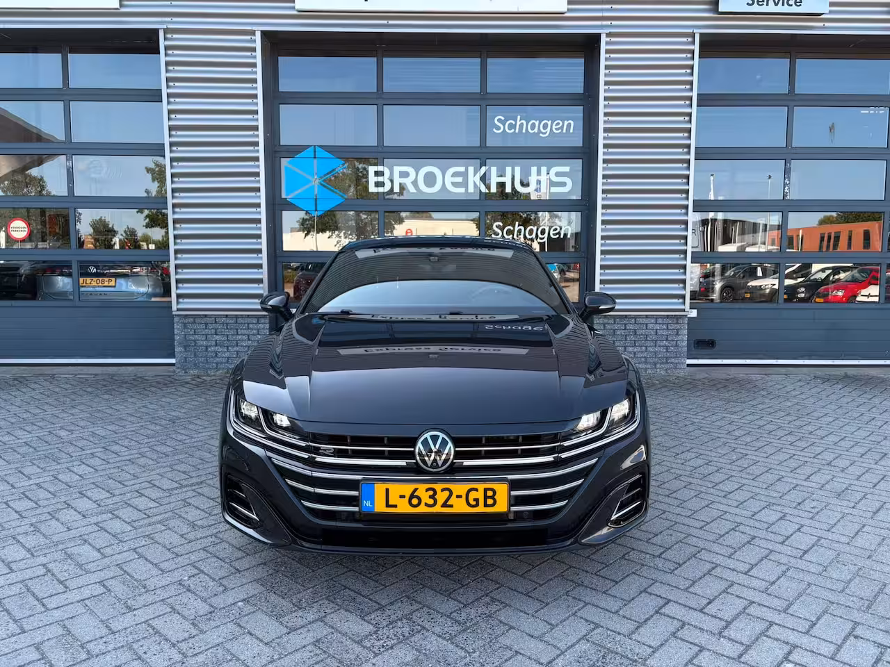Volkswagen Arteon Shooting Brake 2.0 TSI 190 pk R-Line Business 7-DSG | Achteruitrijcamera | Navigatie | Elektrische achter