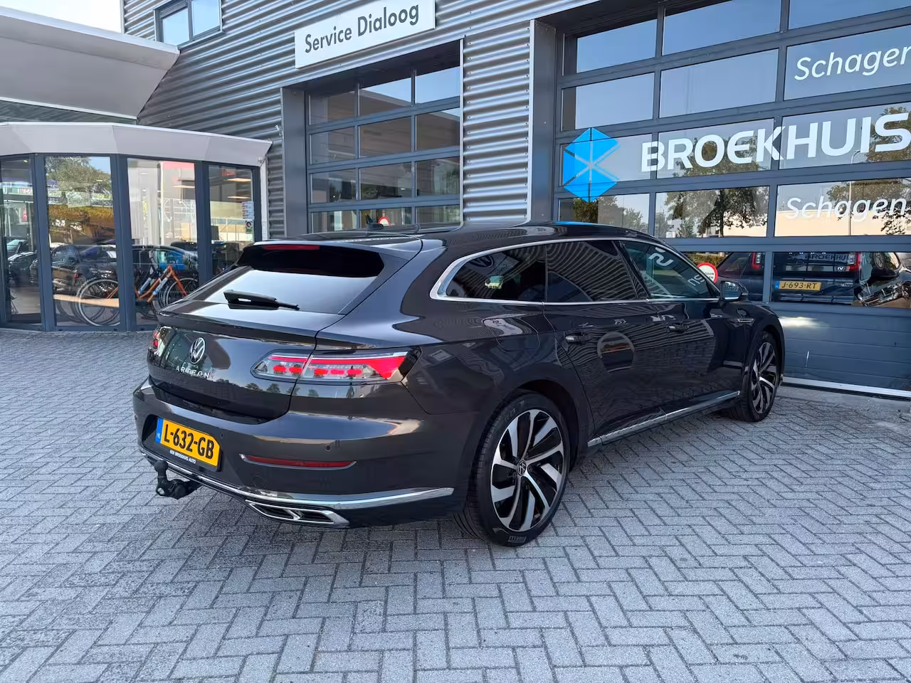 Volkswagen Arteon Shooting Brake 2.0 TSI 190 pk R-Line Business 7-DSG | Achteruitrijcamera | Navigatie | Elektrische achter