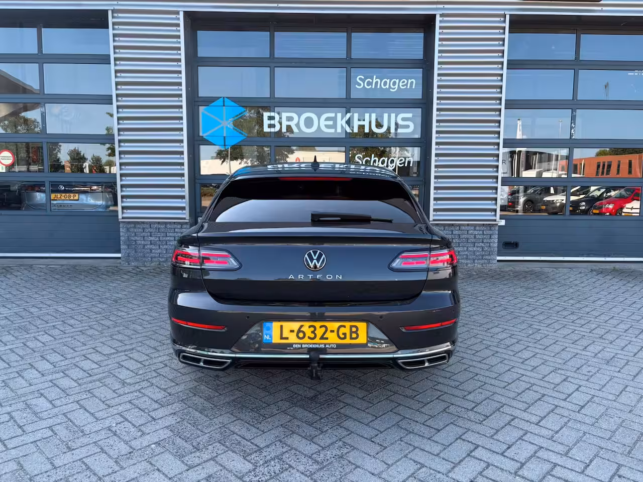 Volkswagen Arteon Shooting Brake 2.0 TSI 190 pk R-Line Business 7-DSG | Achteruitrijcamera | Navigatie | Elektrische achter