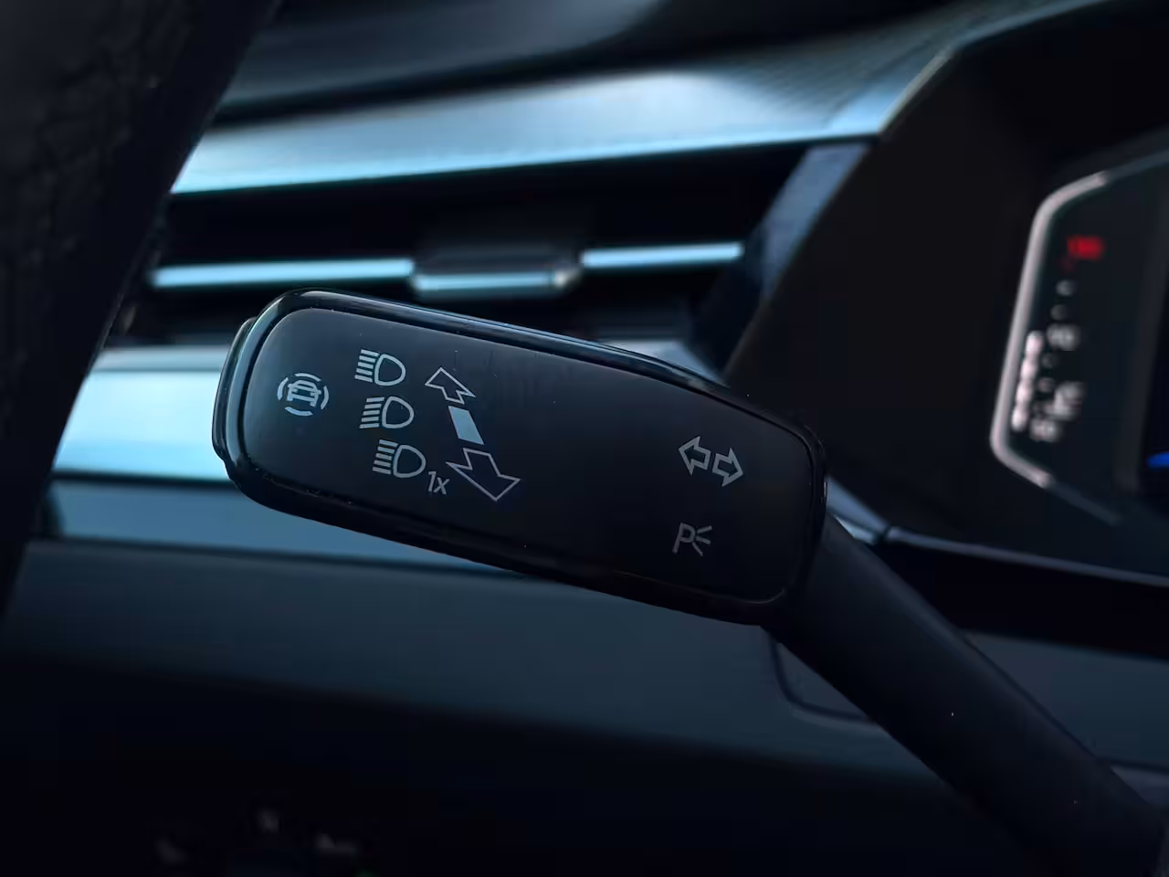 Volkswagen Arteon Shooting Brake 2.0 TSI 190 pk R-Line Business 7-DSG | Achteruitrijcamera | Navigatie | Elektrische achter
