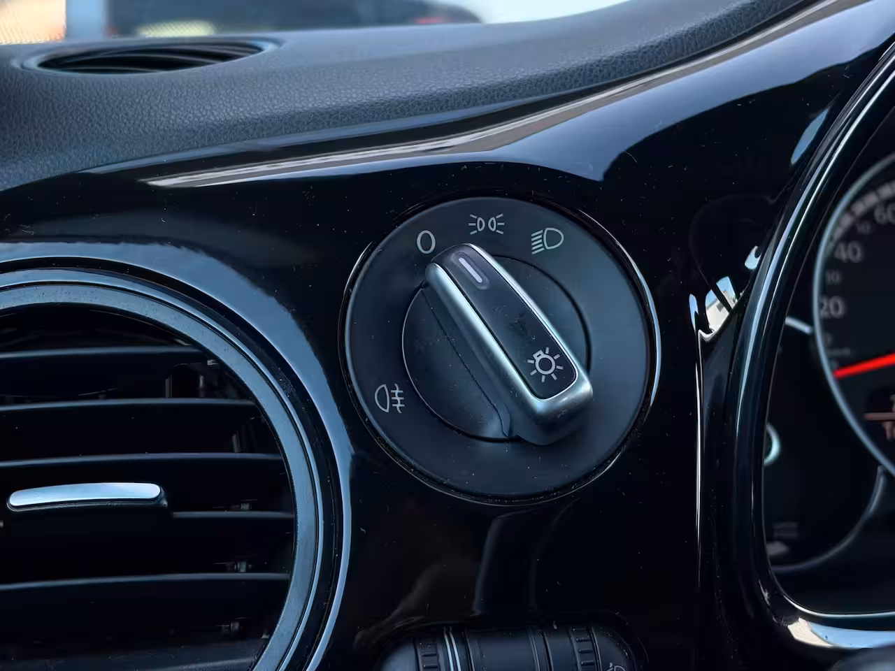 Volkswagen Beetle 1.2 TSI 105 pk Design | Airco | Navigatie | Stoelverwarming |