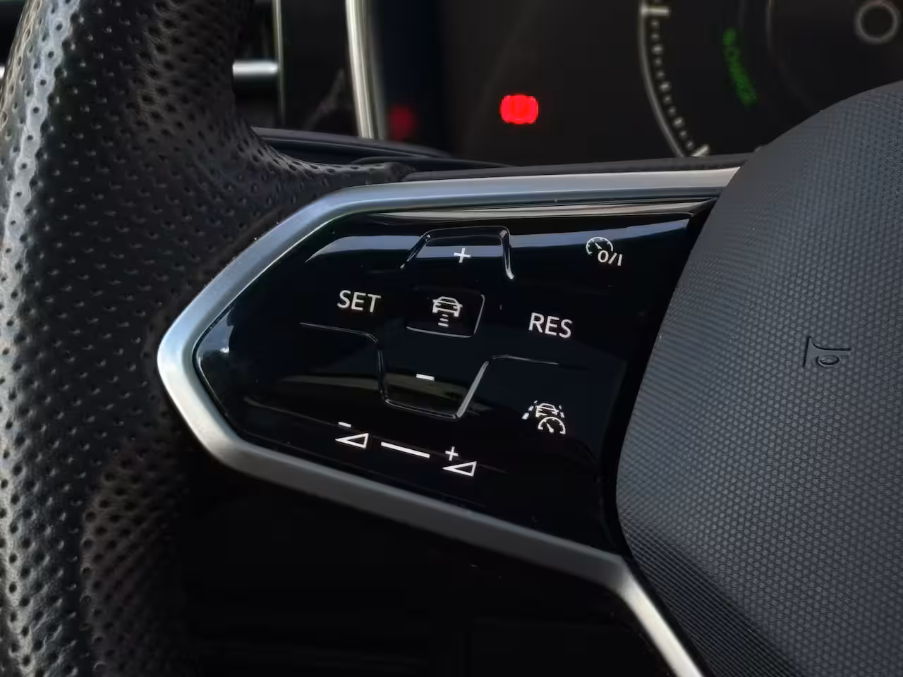 Volkswagen Touareg 3.0 TSi 462 pk eHybrid 4MOTION R | Wegklapbare Trekhaak | Luchtvering | Dynaudio | HUD |