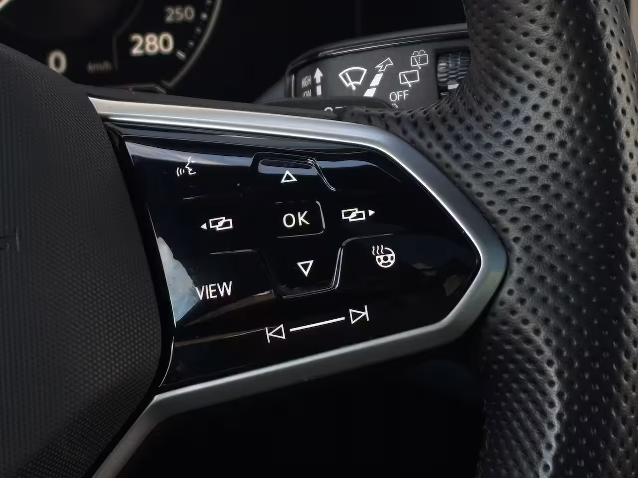 Volkswagen Touareg 3.0 TSi 462 pk eHybrid 4MOTION R | Wegklapbare Trekhaak | Luchtvering | Dynaudio | HUD |