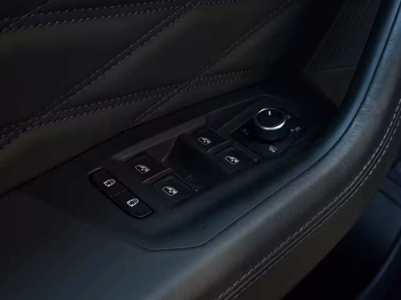 Volkswagen Touareg 3.0 TSi 462 pk eHybrid 4MOTION R | Wegklapbare Trekhaak | Luchtvering | Dynaudio | HUD |