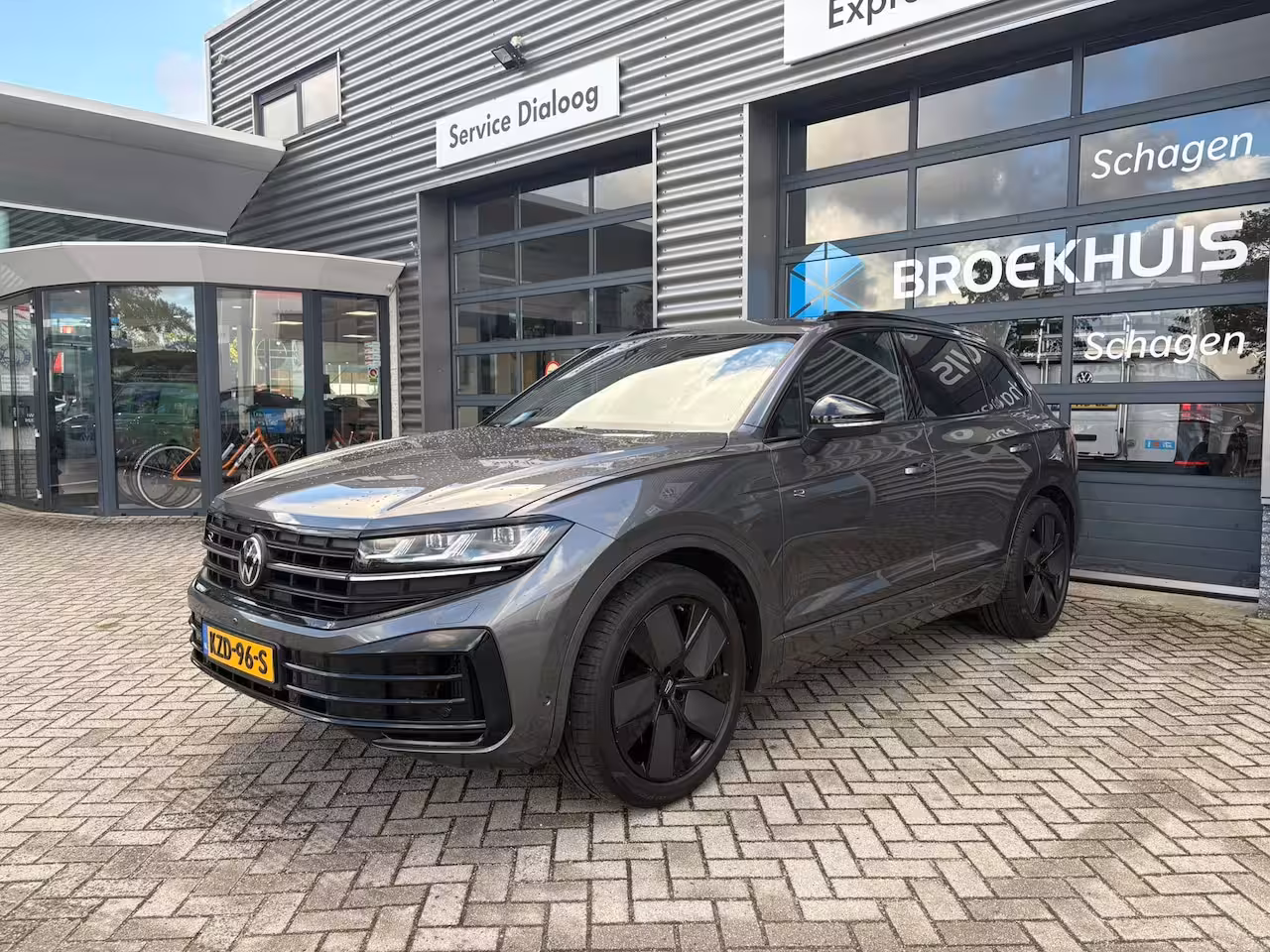 Volkswagen Touareg 3.0 TSi eHybrid 4MOTION 462 pk R-line | Trekhaak elek. uitklapbaar | 21 inch LM-Velgen | A