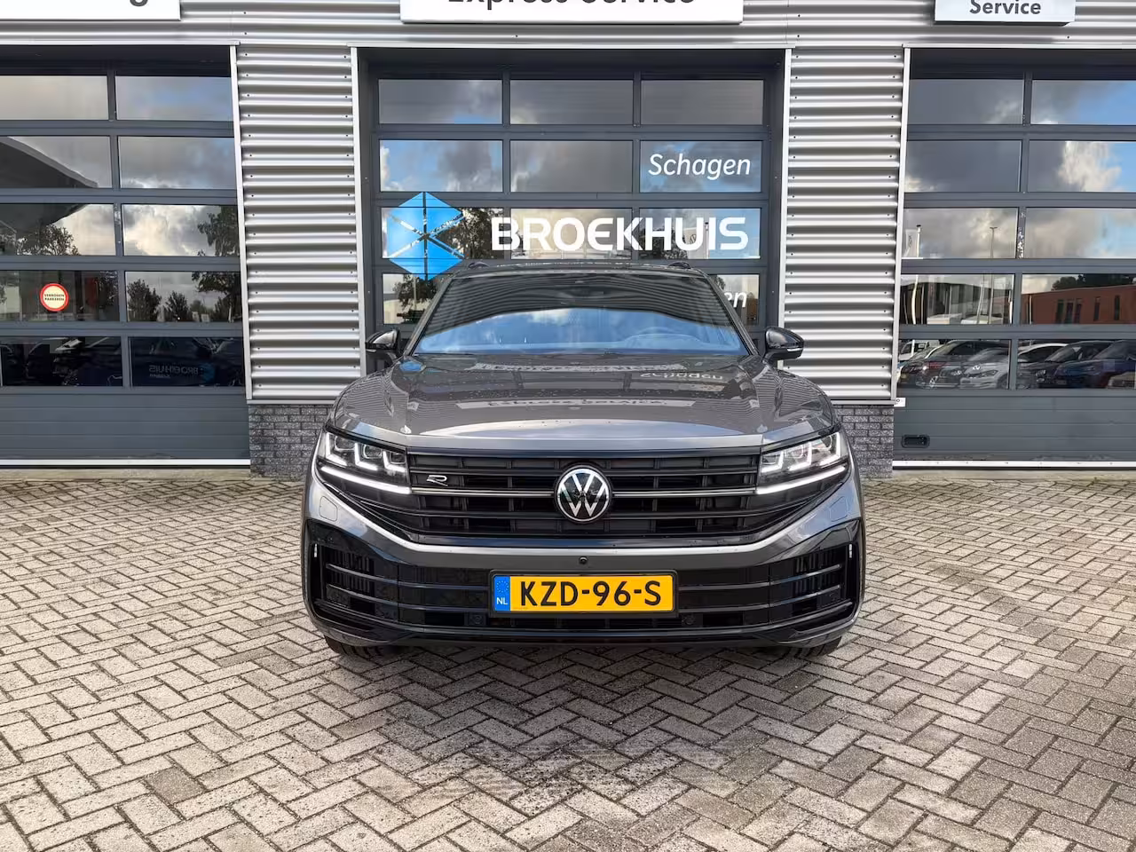 Volkswagen Touareg 3.0 TSi eHybrid 4MOTION 462 pk R-line | Trekhaak elek. uitklapbaar | 21 inch LM-Velgen | A