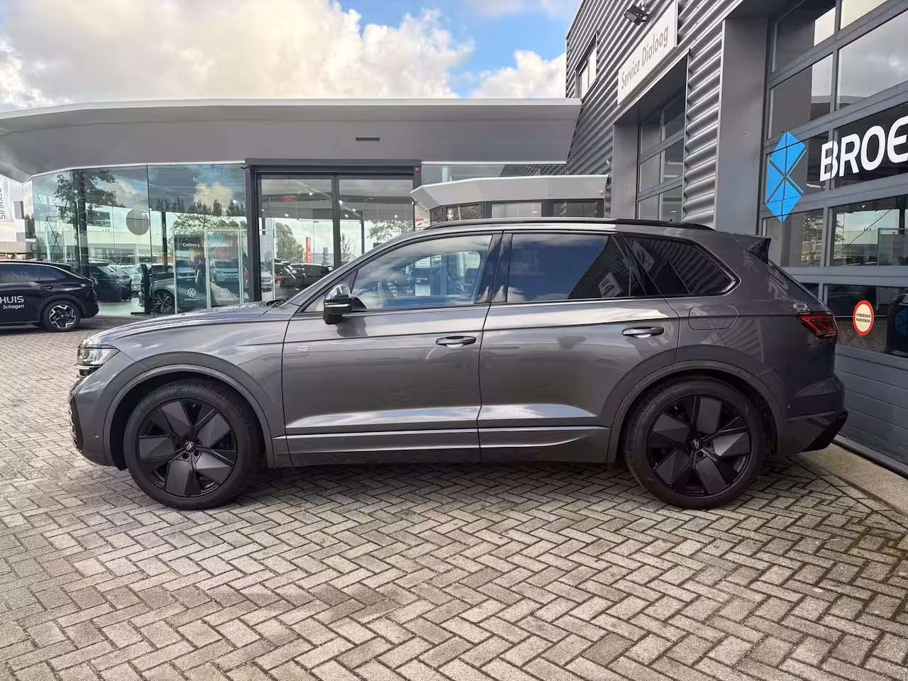 Volkswagen Touareg 3.0 TSi eHybrid 4MOTION 462 pk R-line | Trekhaak elek. uitklapbaar | 21 inch LM-Velgen | A