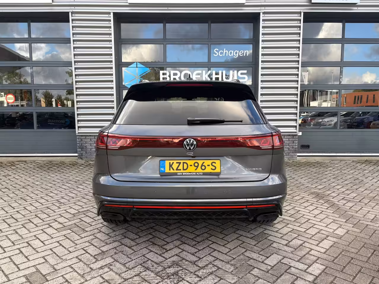 Volkswagen Touareg 3.0 TSi eHybrid 4MOTION 462 pk R-line | Trekhaak elek. uitklapbaar | 21 inch LM-Velgen | A