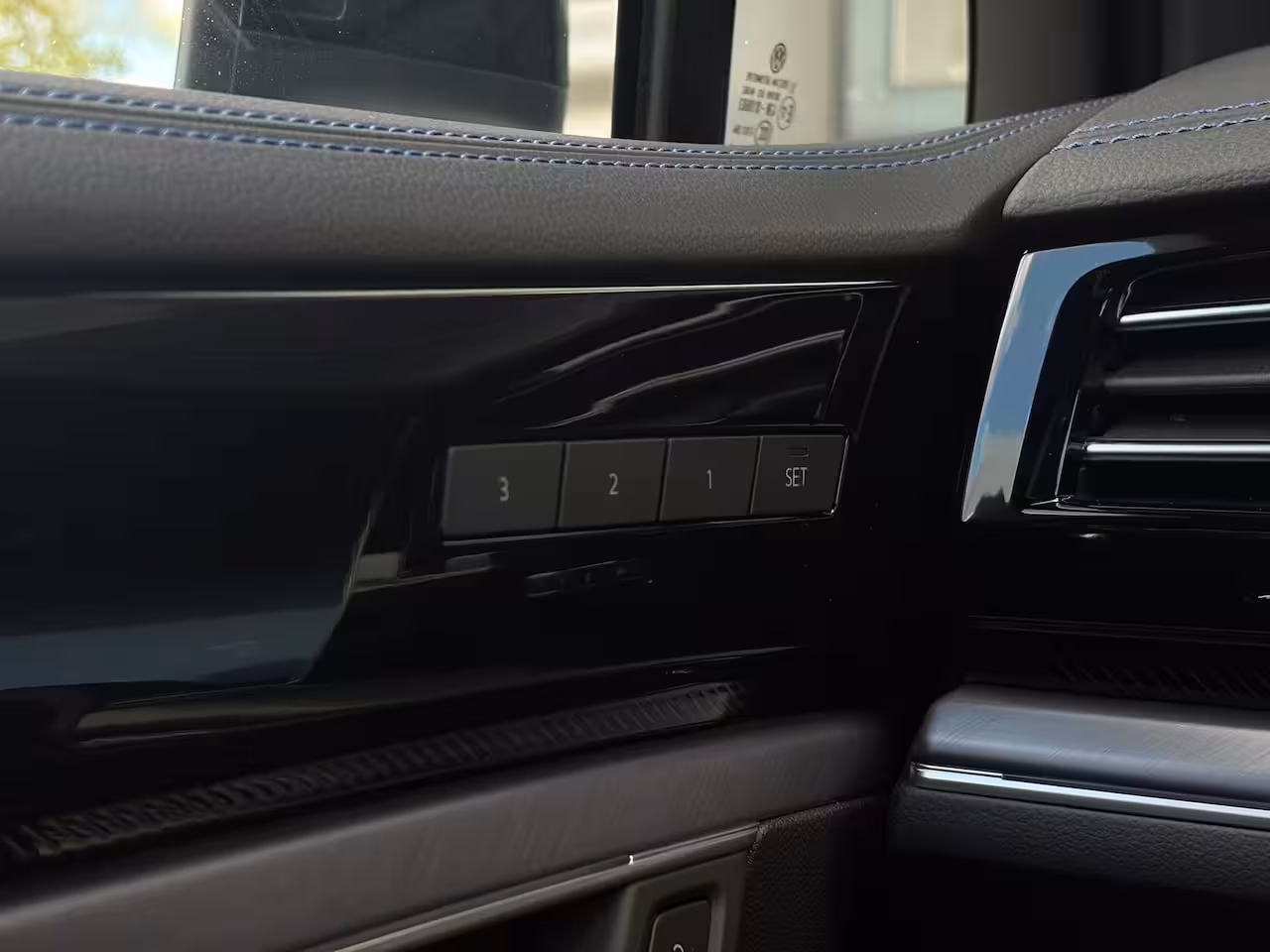 Volkswagen Touareg 3.0 TSi eHybrid 4MOTION 462 pk R-line | Trekhaak elek. uitklapbaar | 21 inch LM-Velgen | A