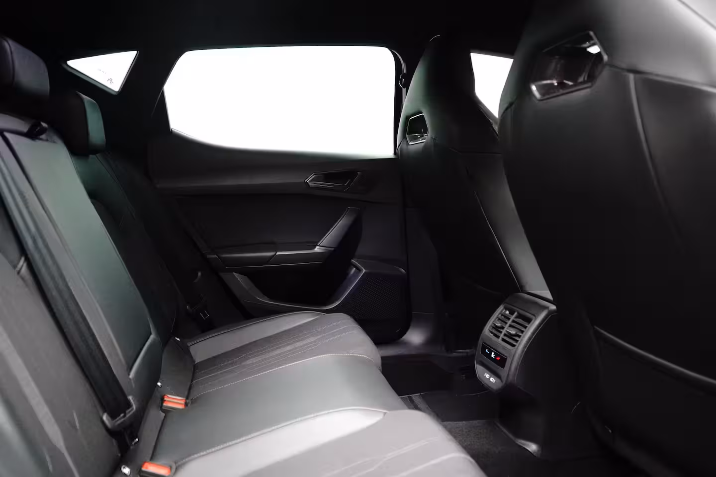 Cupra Leon 1.4 e-Hybrid 204 pk Essential 6-DSG | SoH 89, 33% | Apple Carplay | Parkeersensoren | Crui
