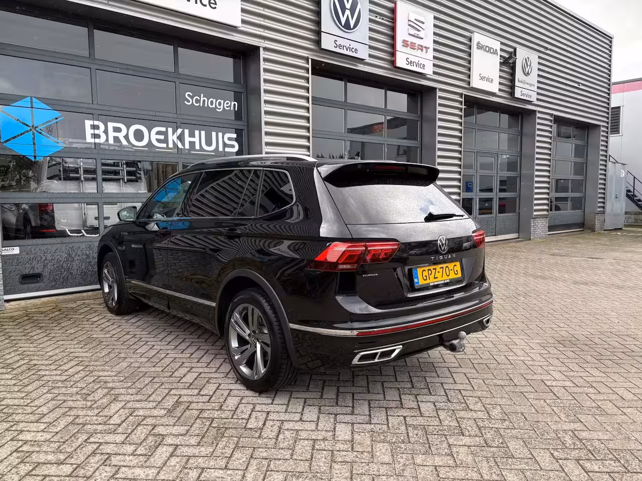 Volkswagen Tiguan Allspace 1.5 TSI 150 pk R-Line Business 7pers. 7-DSG | Trekhaak wegklapbaar | Apple Carplay | Stoel