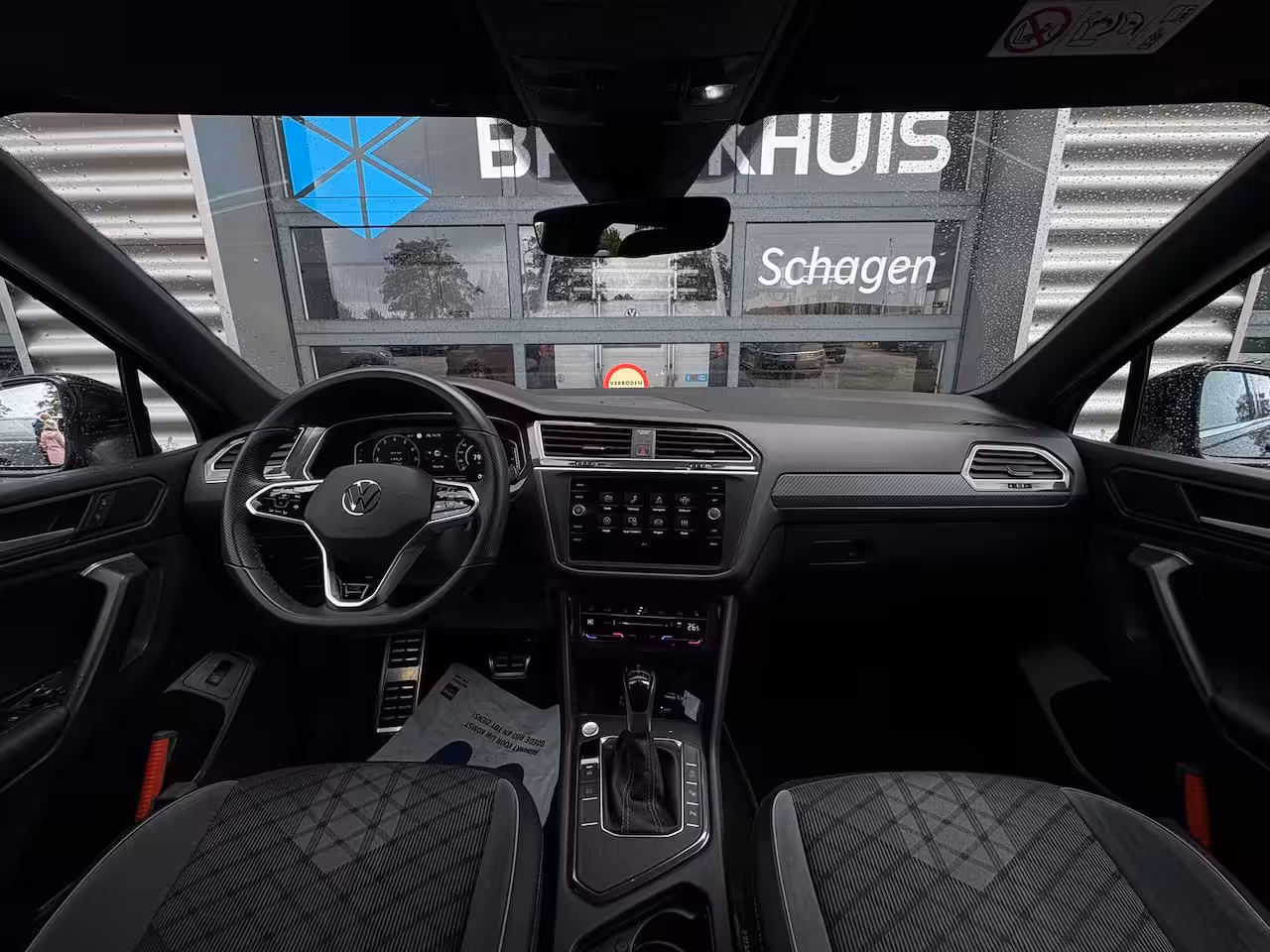 Volkswagen Tiguan Allspace 1.5 TSI 150 pk R-Line Business 7pers. 7-DSG | Trekhaak wegklapbaar | Apple Carplay | Stoel
