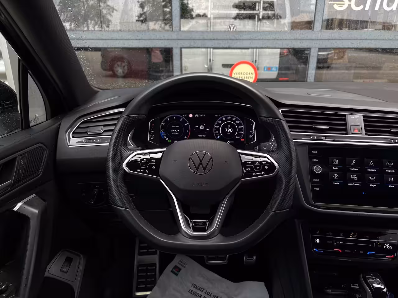 Volkswagen Tiguan Allspace 1.5 TSI 150 pk R-Line Business 7pers. 7-DSG | Trekhaak wegklapbaar | Apple Carplay | Stoel