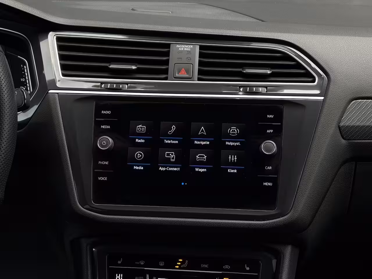 Volkswagen Tiguan Allspace 1.5 TSI 150 pk R-Line Business 7pers. 7-DSG | Trekhaak wegklapbaar | Apple Carplay | Stoel
