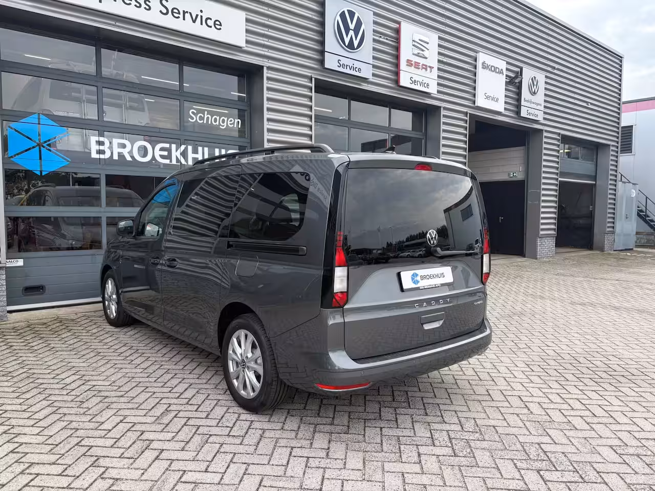 Volkswagen Caddy Maxi 1.5 eHybrid 150 pk DSG-6 Life | Achteruitrijcamera | Cruise control adaptief | Apple Carpl