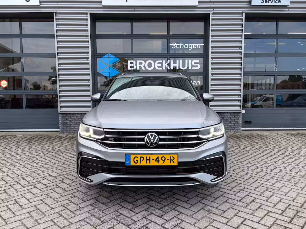 Volkswagen Tiguan Allspace 1.5 TSI 150 pk DSG R-Line Business 7pers. | Wegklapbare Trekhaak | Achteruitrijcamera | Ap