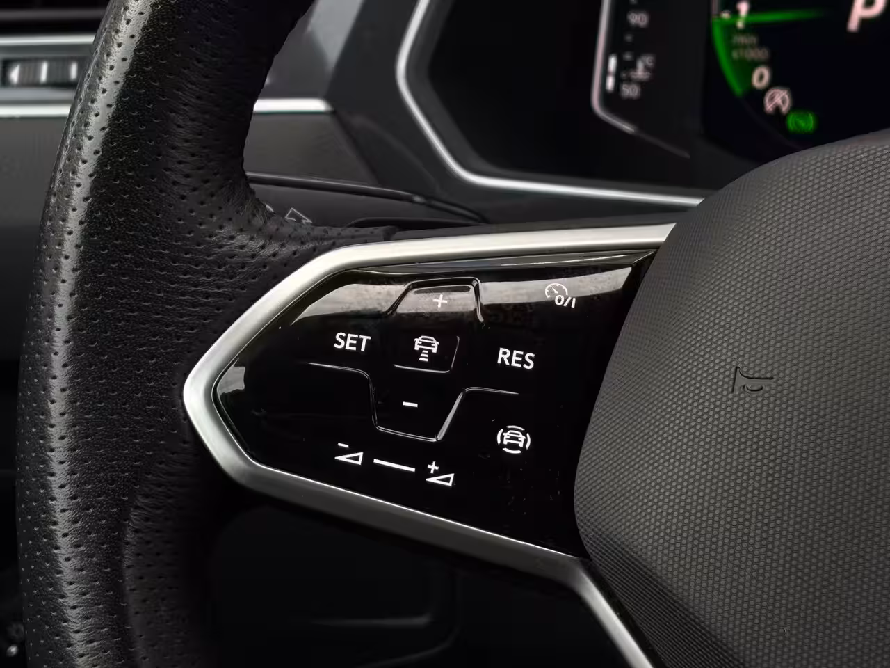Volkswagen Tiguan Allspace 1.5 TSI 150 pk DSG R-Line Business 7pers. | Wegklapbare Trekhaak | Achteruitrijcamera | Ap