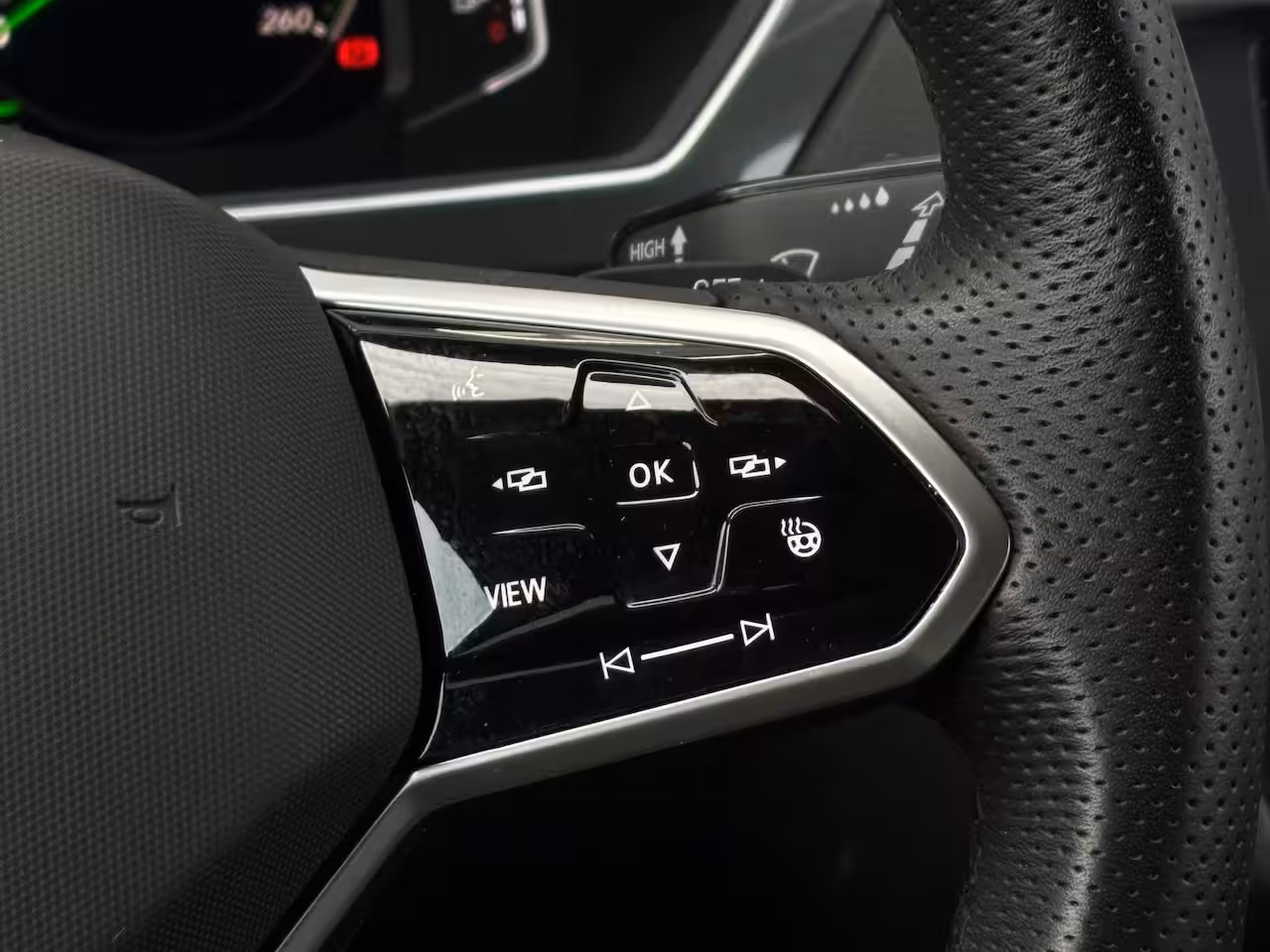 Volkswagen Tiguan Allspace 1.5 TSI 150 pk DSG R-Line Business 7pers. | Wegklapbare Trekhaak | Achteruitrijcamera | Ap