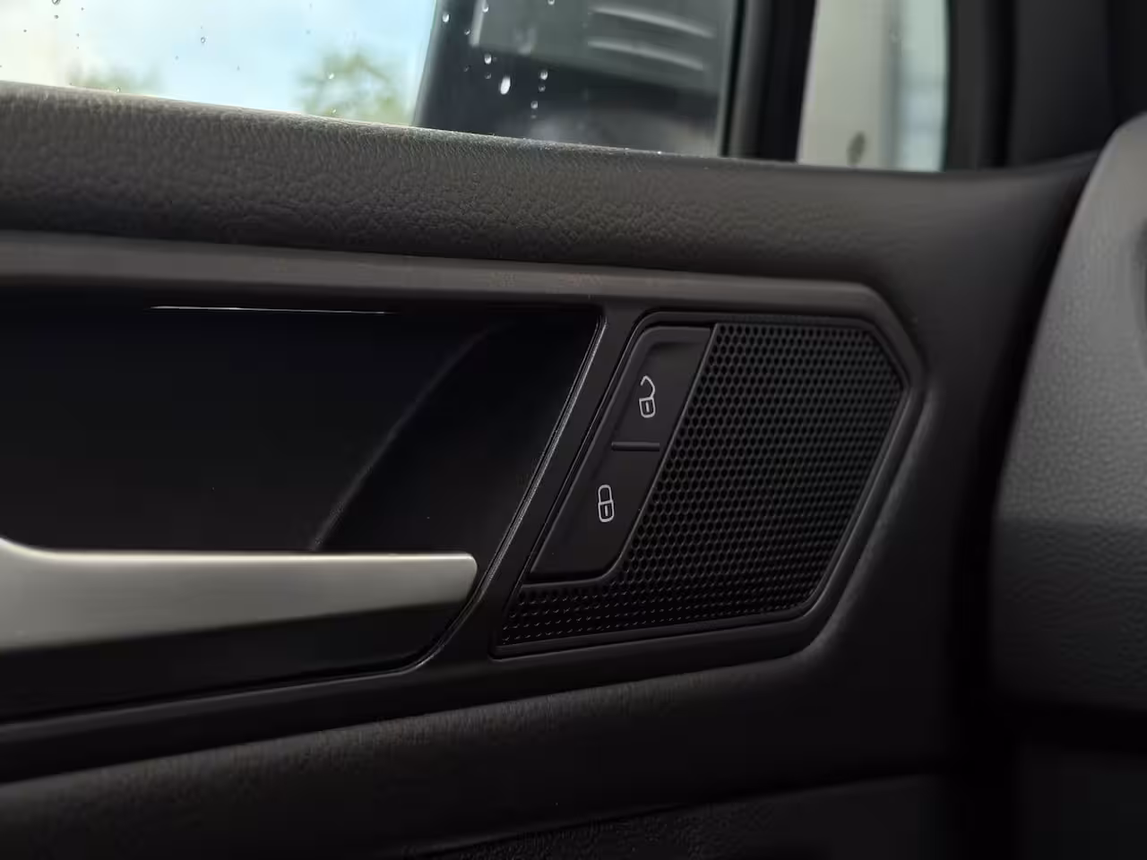 Volkswagen Tiguan Allspace 1.5 TSI 150 pk DSG R-Line Business 7pers. | Wegklapbare Trekhaak | Achteruitrijcamera | Ap