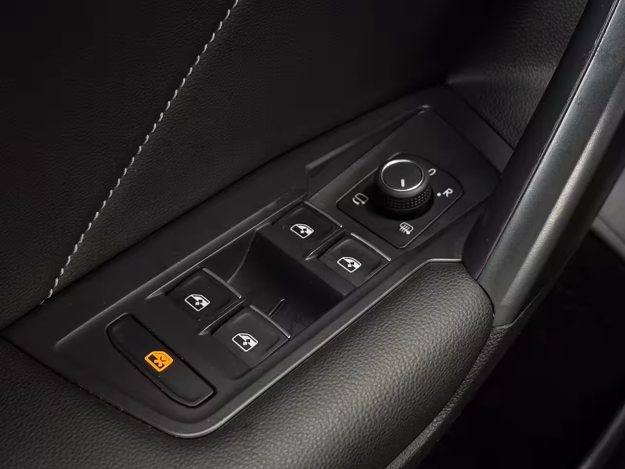 Volkswagen Tiguan Allspace 1.5 TSI 150 pk DSG R-Line Business 7pers. | Wegklapbare Trekhaak | Achteruitrijcamera | Ap