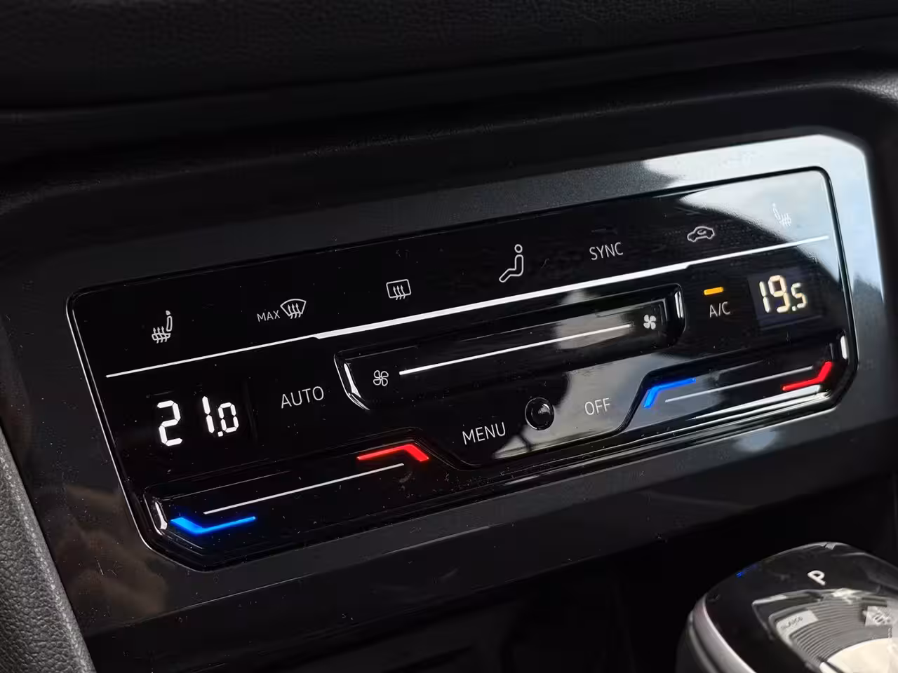 Volkswagen Tiguan Allspace 1.5 TSI 150 pk DSG R-Line Business 7pers. | Wegklapbare Trekhaak | Achteruitrijcamera | Ap