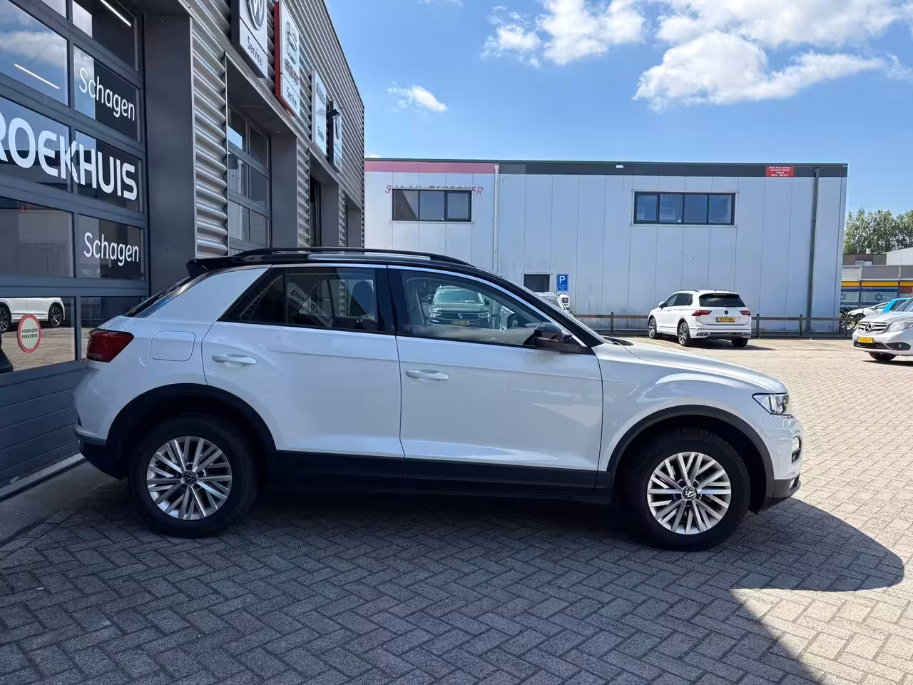 Volkswagen T-Roc 1.5 TSI 150 pk Style 7-DSG | Achteruitrijcamera | Cruise control adaptief | LED koplampen
