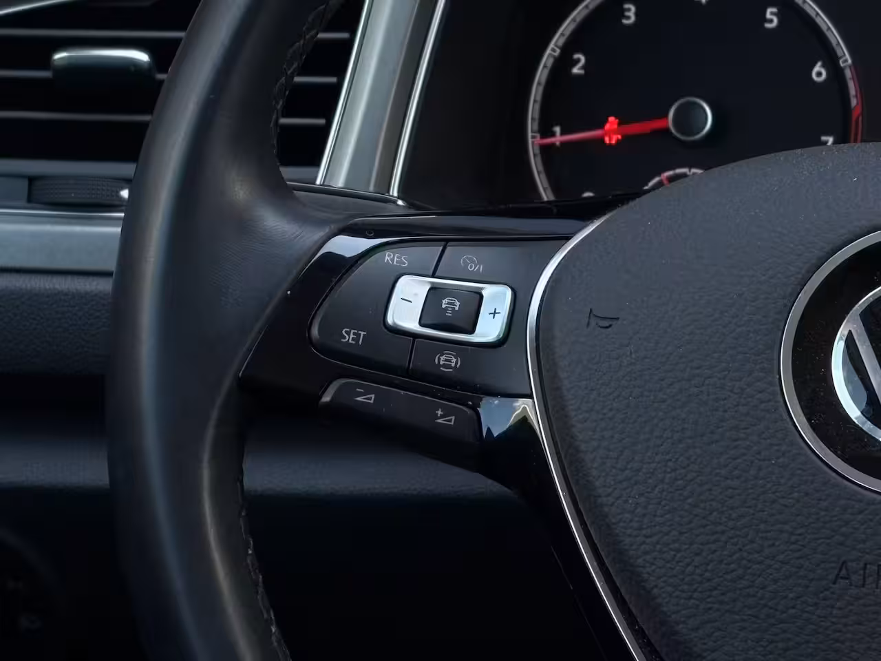 Volkswagen T-Roc 1.5 TSI 150 pk Style 7-DSG | Achteruitrijcamera | Cruise control adaptief | LED koplampen