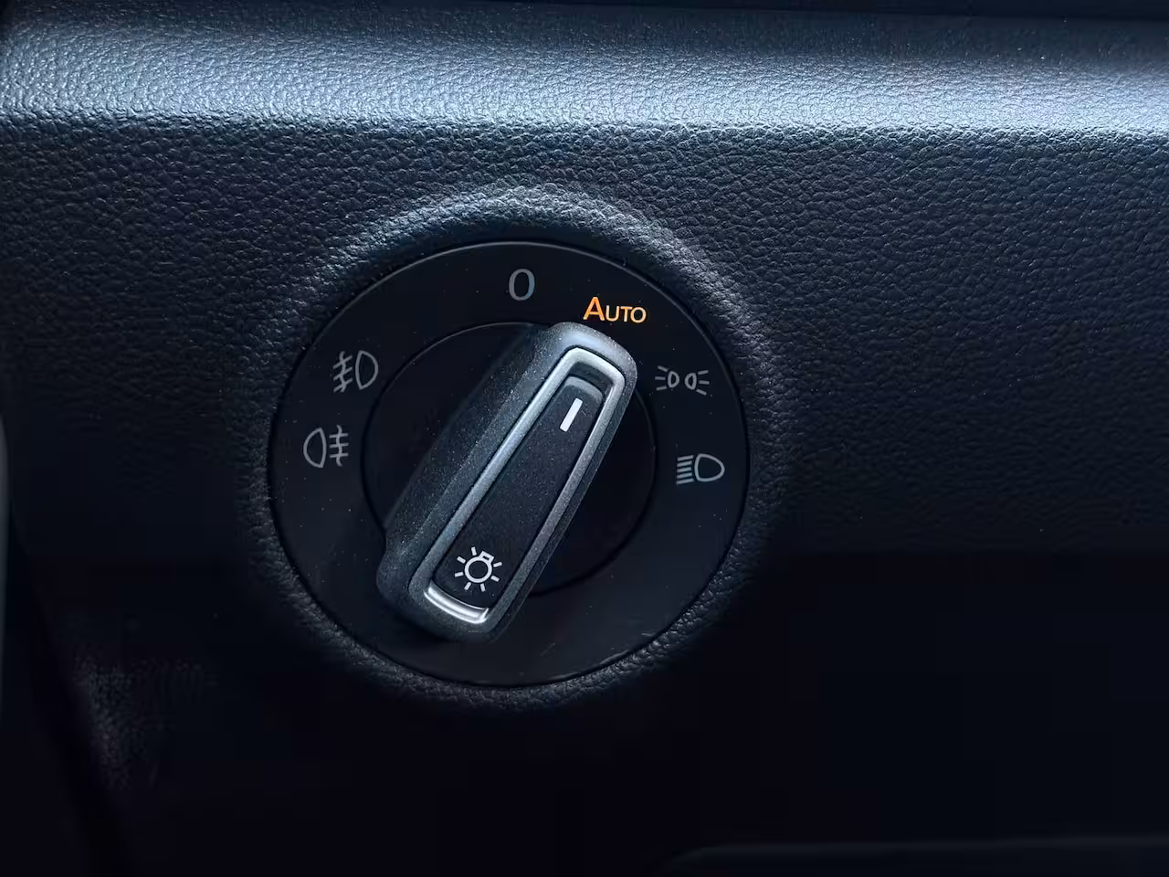 Volkswagen T-Roc 1.5 TSI 150 pk Style 7-DSG | Achteruitrijcamera | Cruise control adaptief | LED koplampen